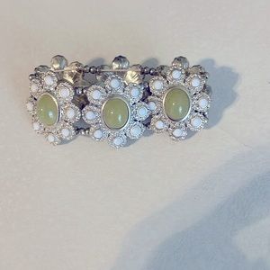 Vintage stretch bracelet